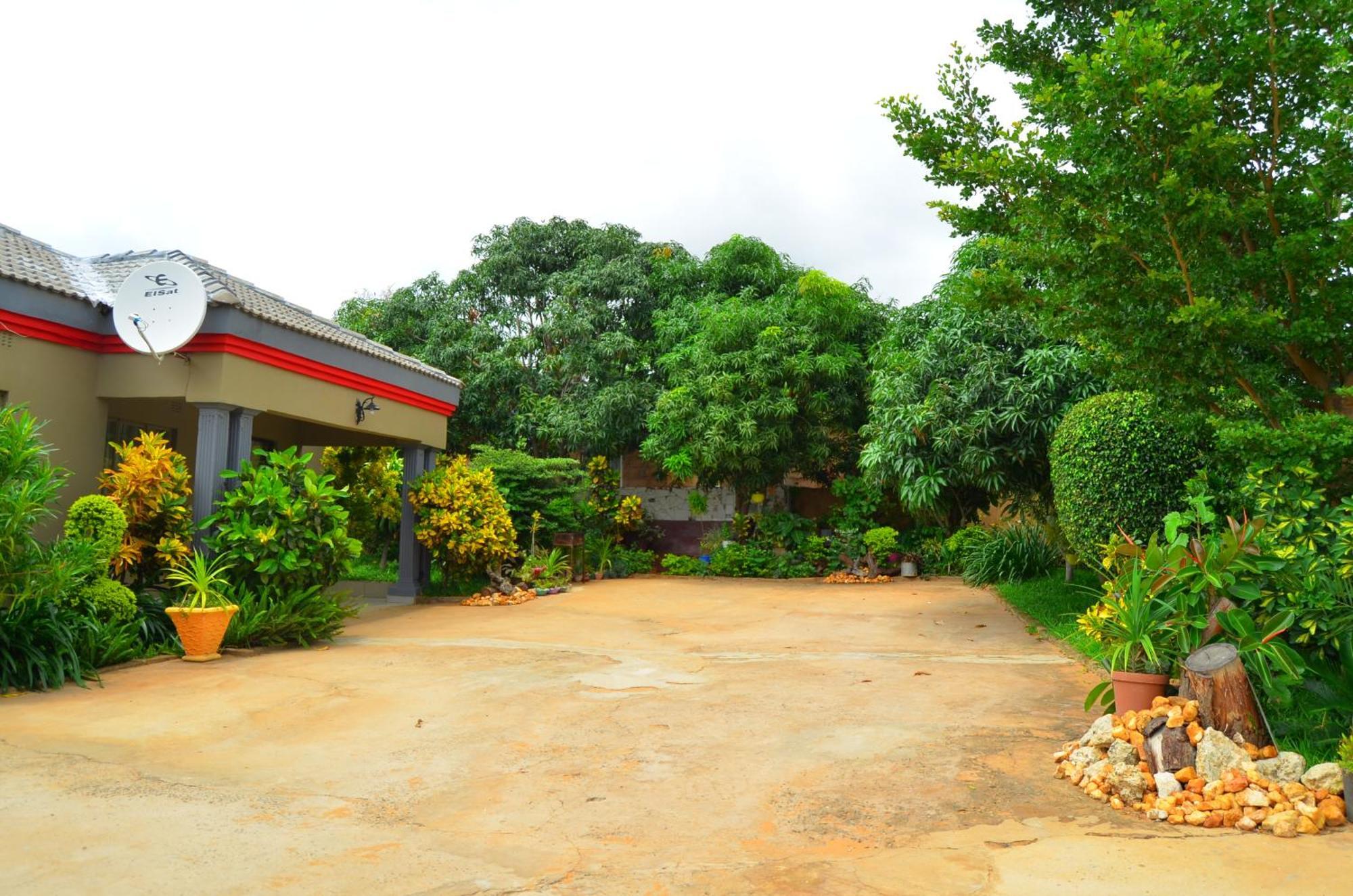 Chobe Kulotu Guest House Kasane Ngoại thất bức ảnh