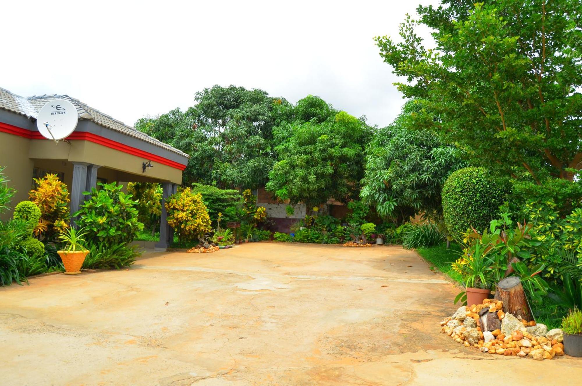 Chobe Kulotu Guest House Kasane Ngoại thất bức ảnh
